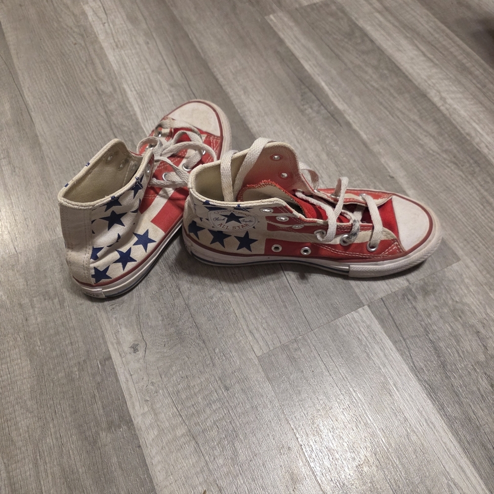 Kids Red and White Star Converse‎